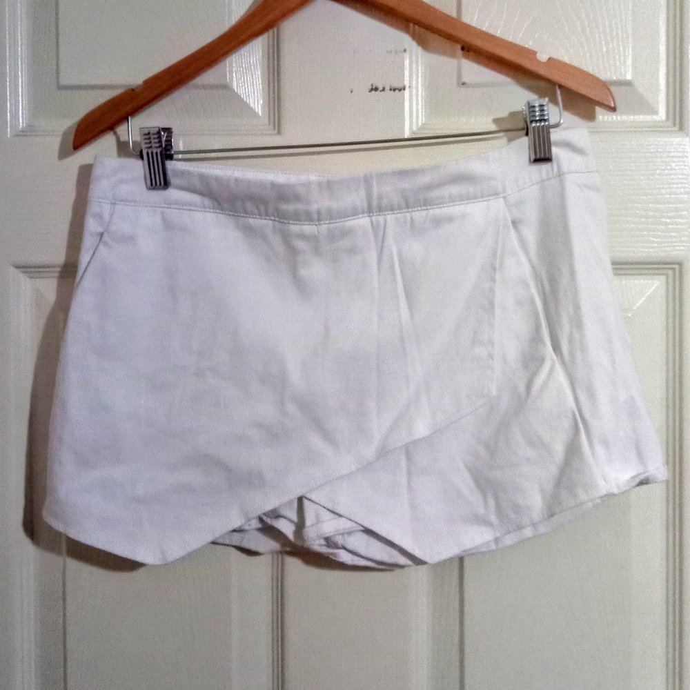 Ambiance Envelope Skort White Size Large